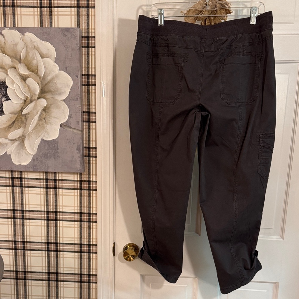 Westport Women's Gray Cargo Pants - Picture 7 of 8